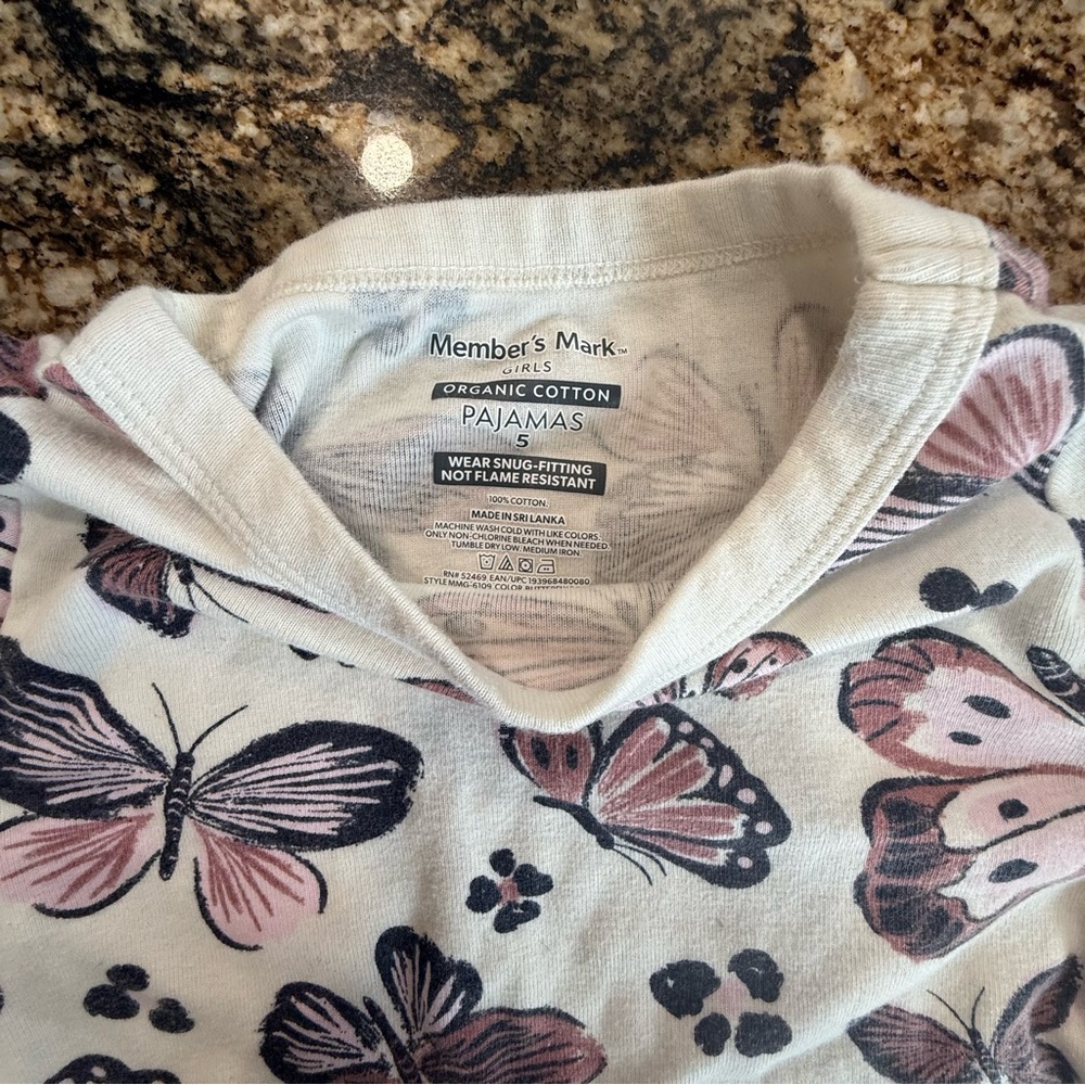 Butterfly Print Kids Pajama Set - Picture 2 of 3